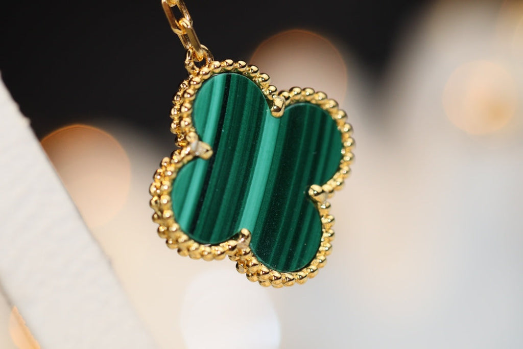 [MIRA]CLOVER EARRINGS GOLD MALACHITE DIAMOND 3 MOTIF