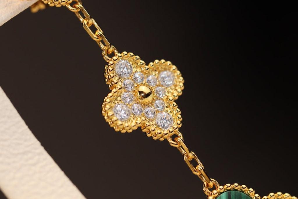 [MIRA]CLOVER EARRINGS GOLD MALACHITE DIAMOND 3 MOTIF