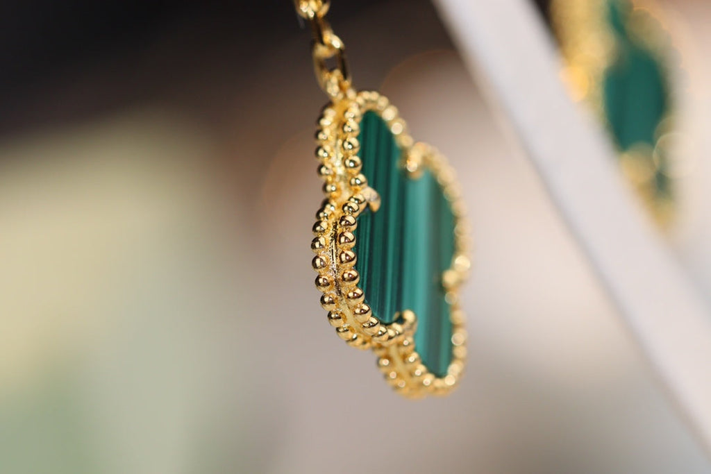 [MIRA]CLOVER EARRINGS GOLD MALACHITE DIAMOND 3 MOTIF