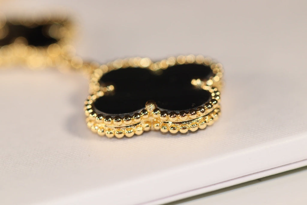 [MIRA]CLOVER EARRINGS GOLD ONYX MOP 3 MOTIF