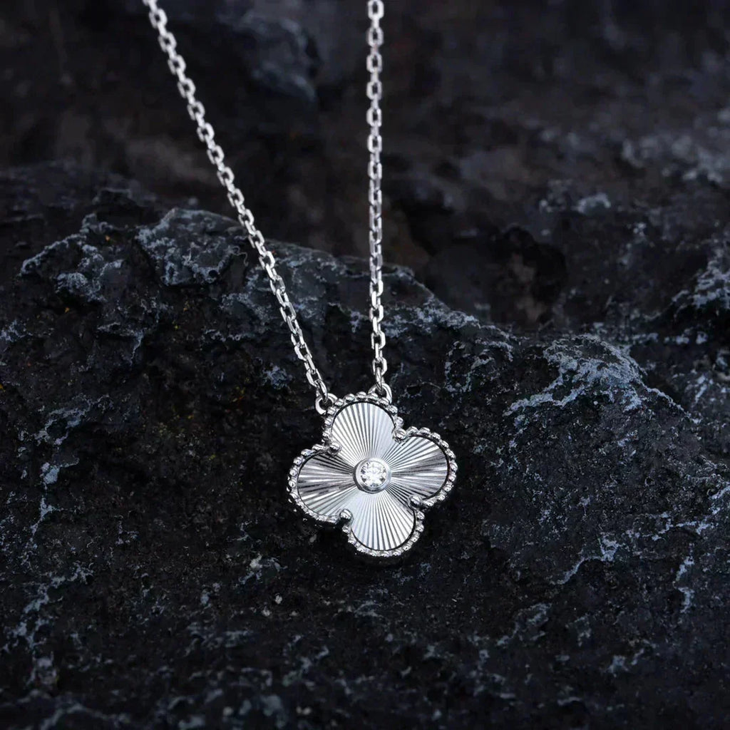 [MIRA]CLOVER  15MM DIAMOND LASER NECKLACE SILVER