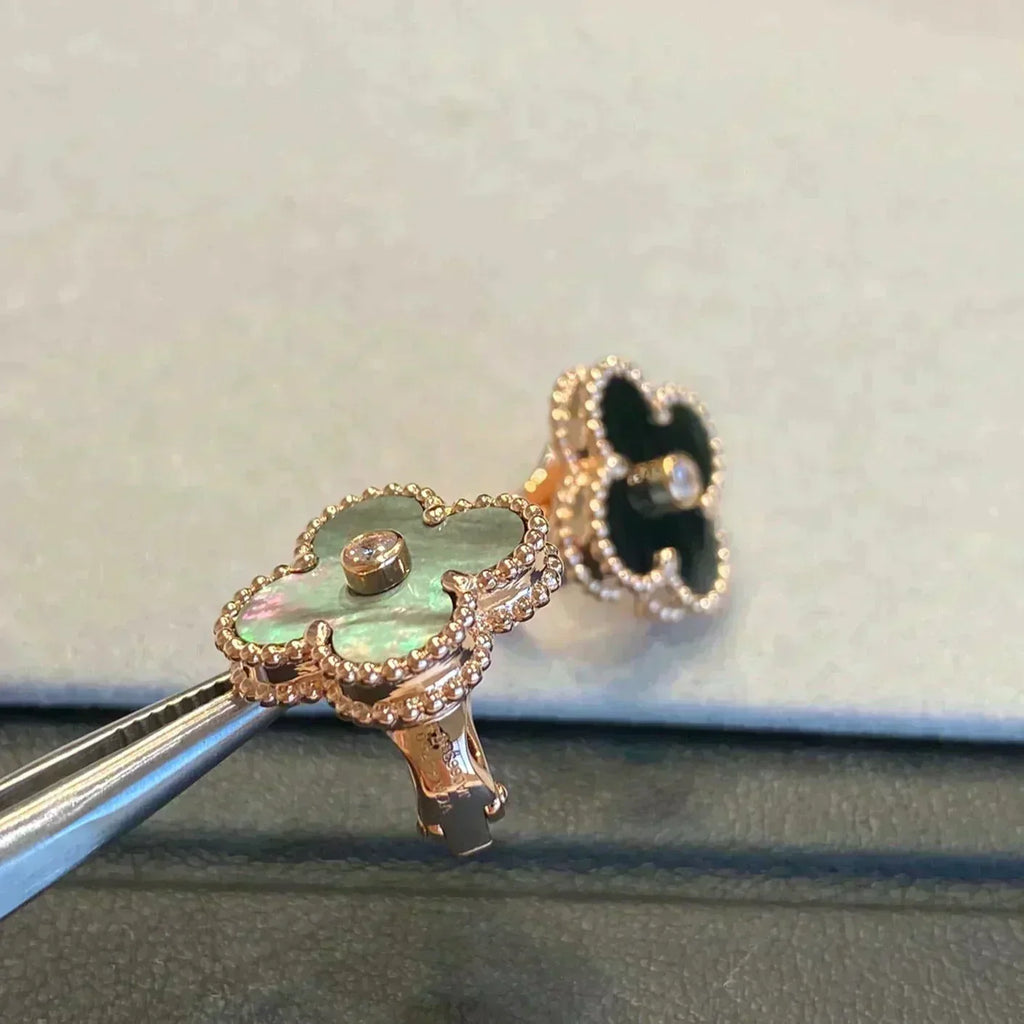 [MIRA]CLOVER MEDIUM 1 MOTIFS GRAY MOP  DIAMOND EARRINGS