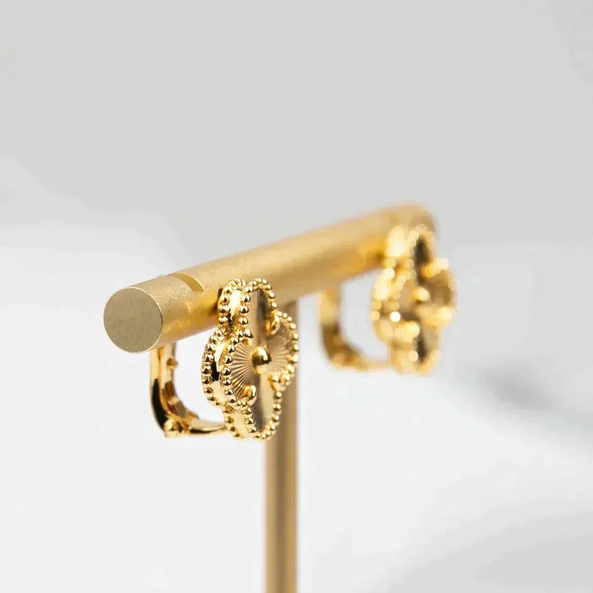 [MIRA]CLOVER MEDIUM 1 MOTIFS LASER EARRINGS