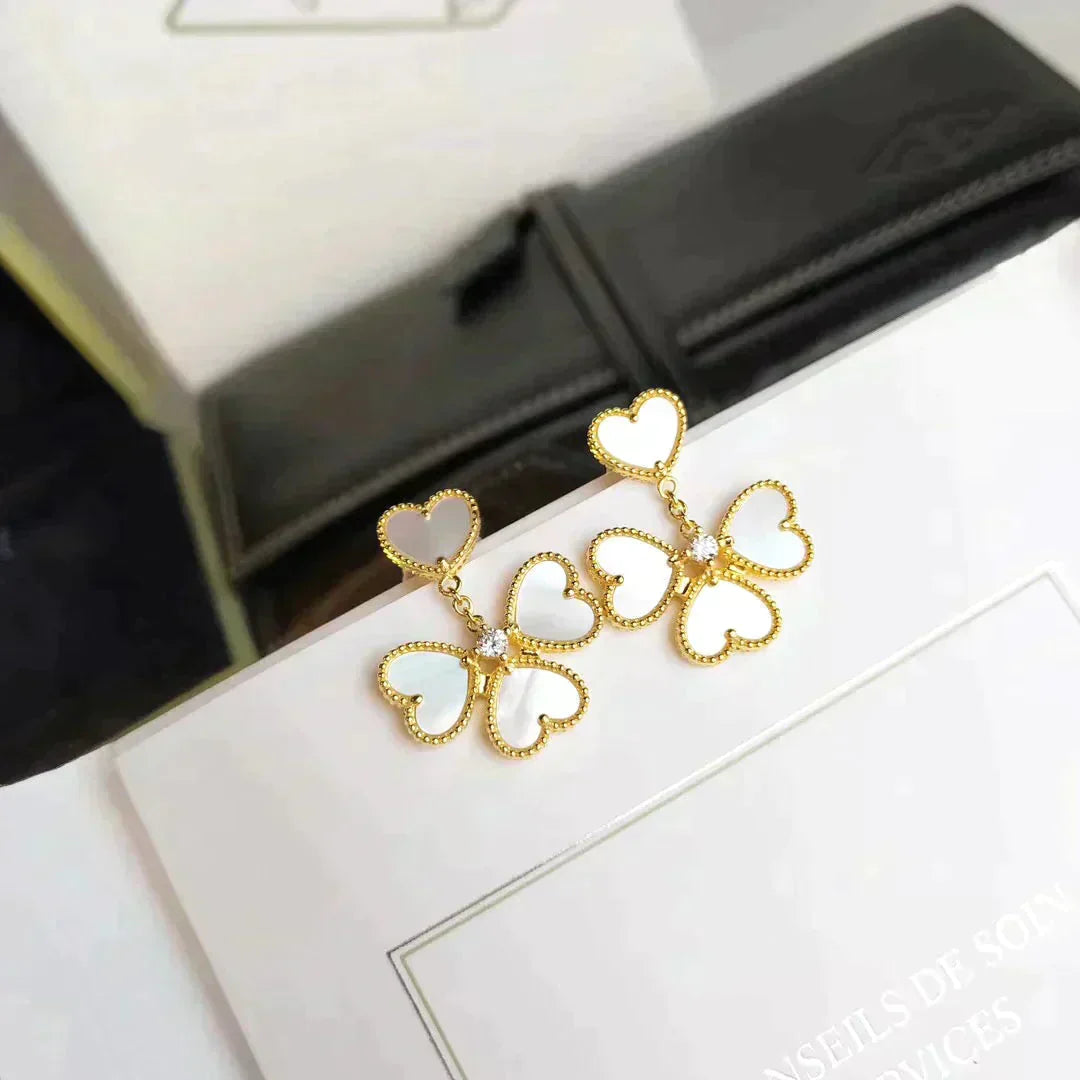 [MIRA]CLOVER SWEET WHITE MOP EARRINGS