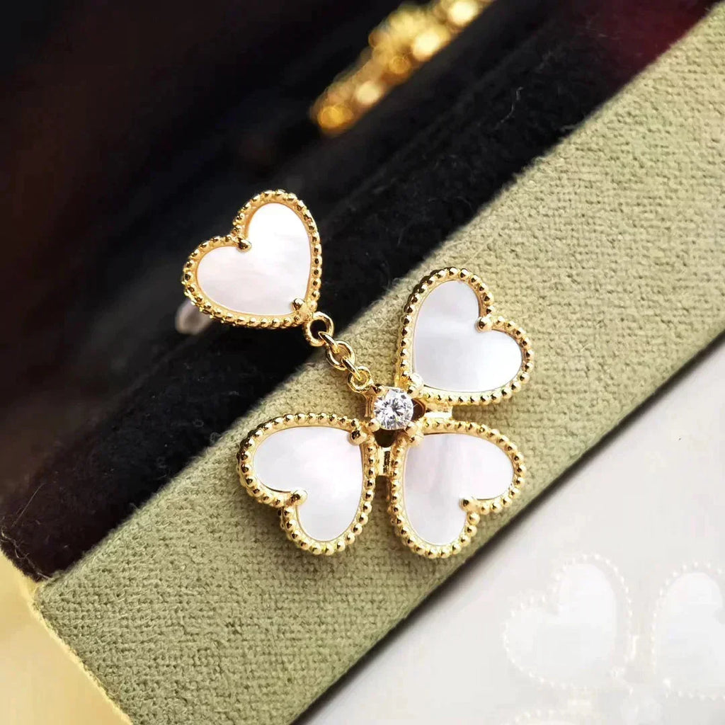 [MIRA]CLOVER SWEET WHITE MOP EARRINGS