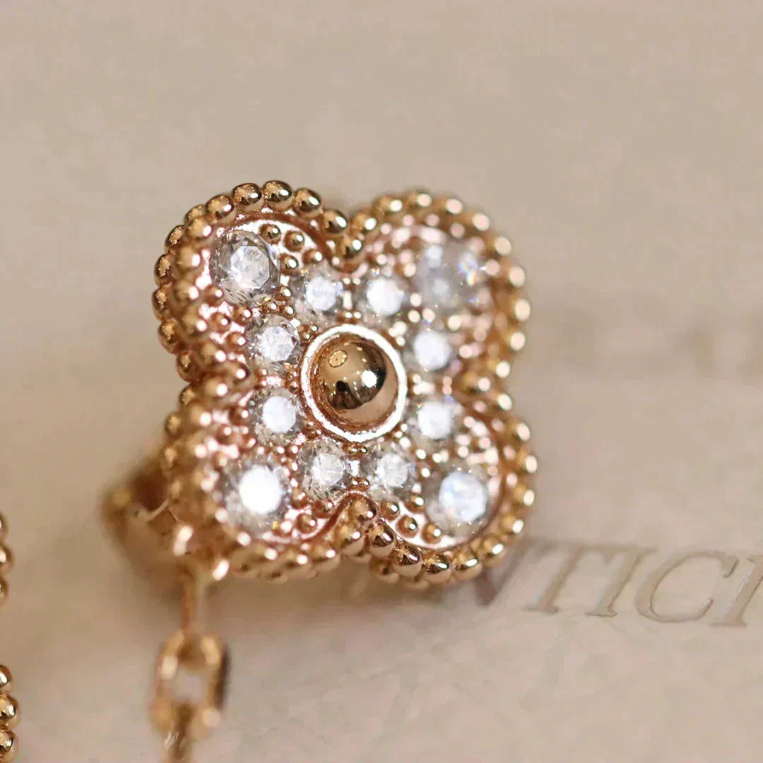 [MIRA]CLOVER MEDIUM 1 MOTIFS FUll DIAMOND EARRINGS