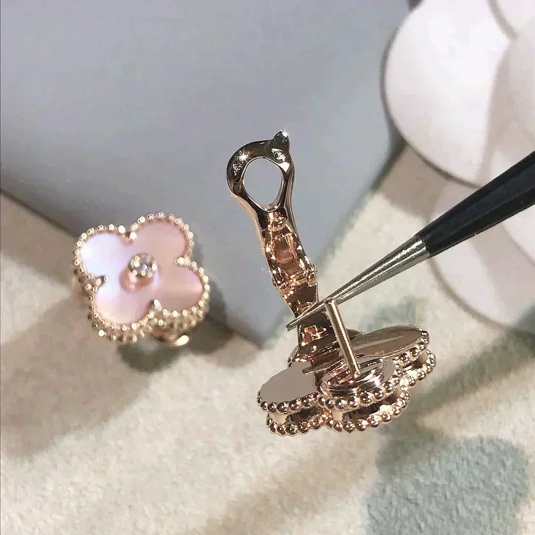 [MIRA]CLOVER MEDIUM 1 MOTIFS  PINK MOP DIAMOND EARRINGS