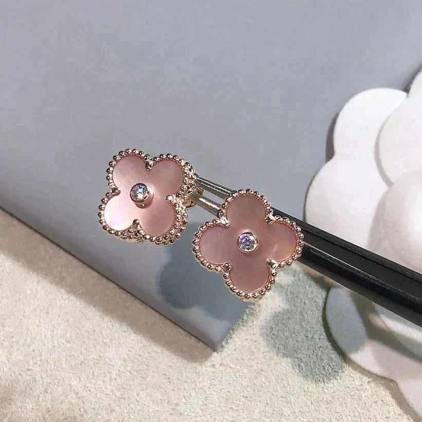 [MIRA]CLOVER MEDIUM 1 MOTIFS  PINK MOP DIAMOND EARRINGS