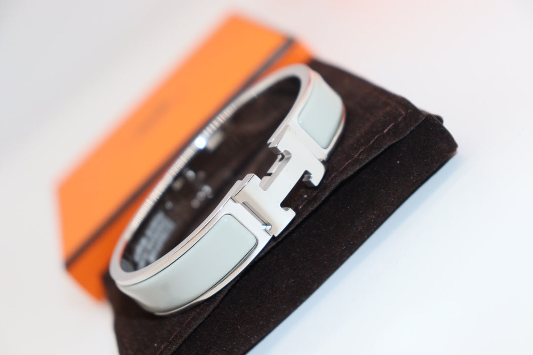 [MIRA]H LIGHT BLUE BRACELET