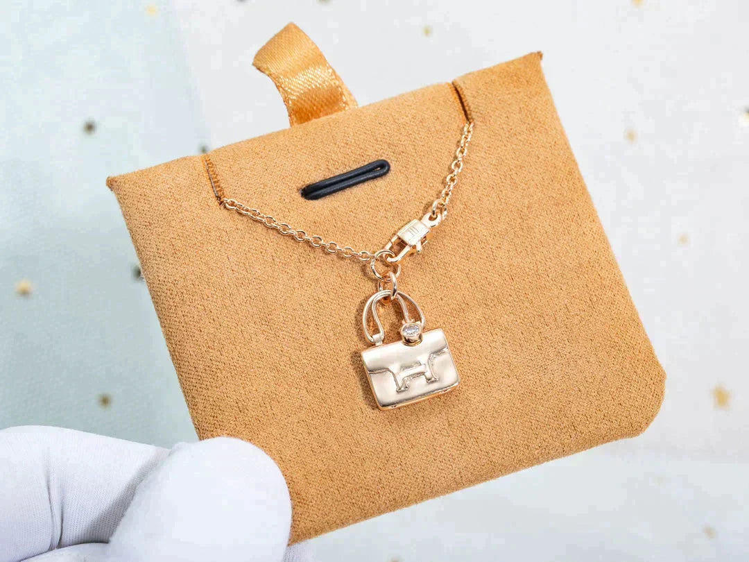 [MIRA]AMULETTE PEDANT ROSE GOLD NECKLACE