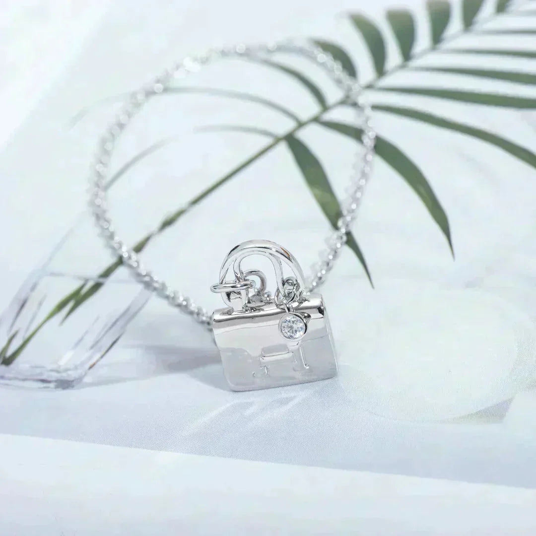 [MIRA]AMULETTE PEDANT SILVER NECKLACE