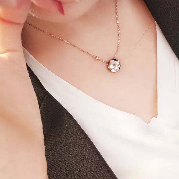 [MIRA]SUN MOP GOLD 1 DIAMOND NECKLACE
