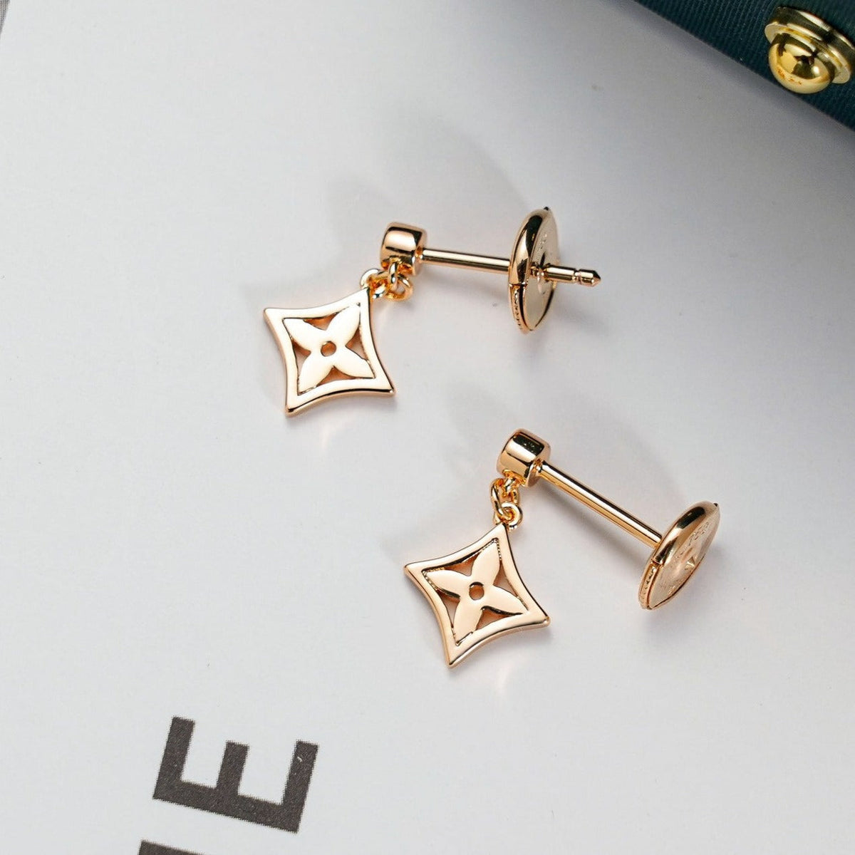 [MIRA]STAR EARRINGS GOLD