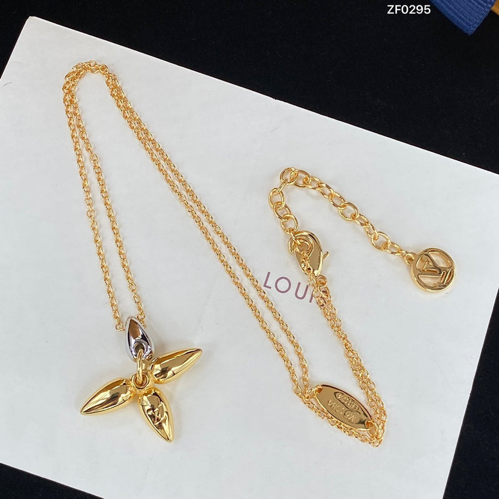[MIRA]LOUISETTE PEDANT GOLD NECKLACE