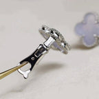 [MIRA]CLOVER MEDIUM 1 MOTIFS  WHITE MOP EARRINGS SILVER