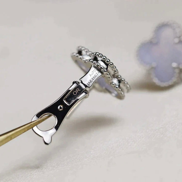 [MIRA]CLOVER MEDIUM 1 MOTIFS  WHITE MOP EARRINGS SILVER