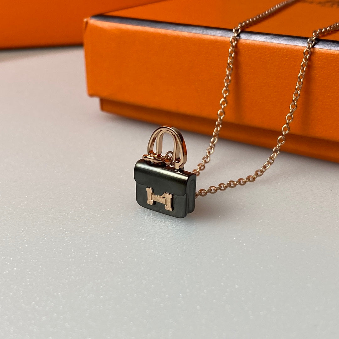 [MIRA]CONSTANCE BLACK PEDANT PINK GOLD NECKLACE