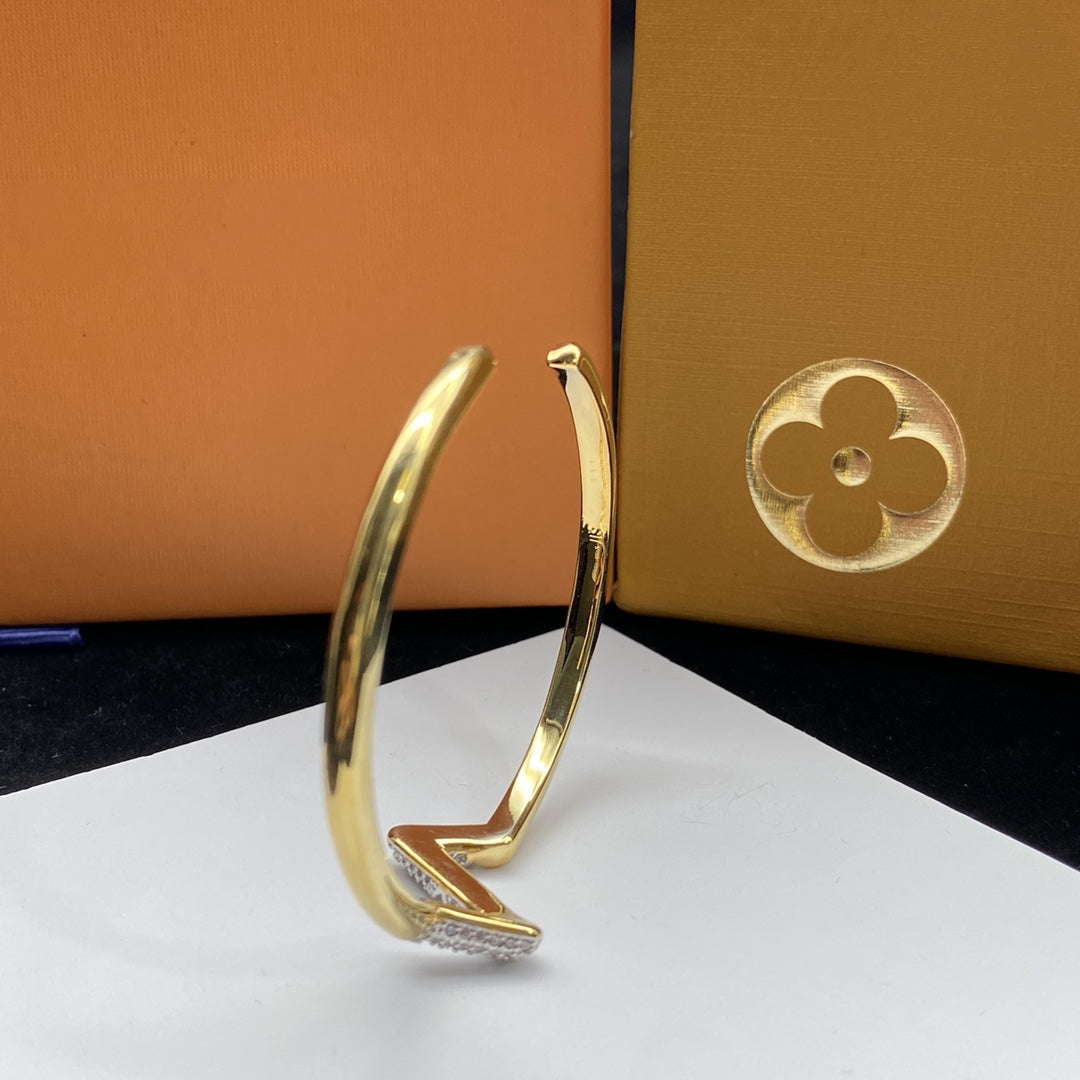 [MIRA]VOLTE UPSITE DOWN DIAMOND GOLD OPEN BRACELET