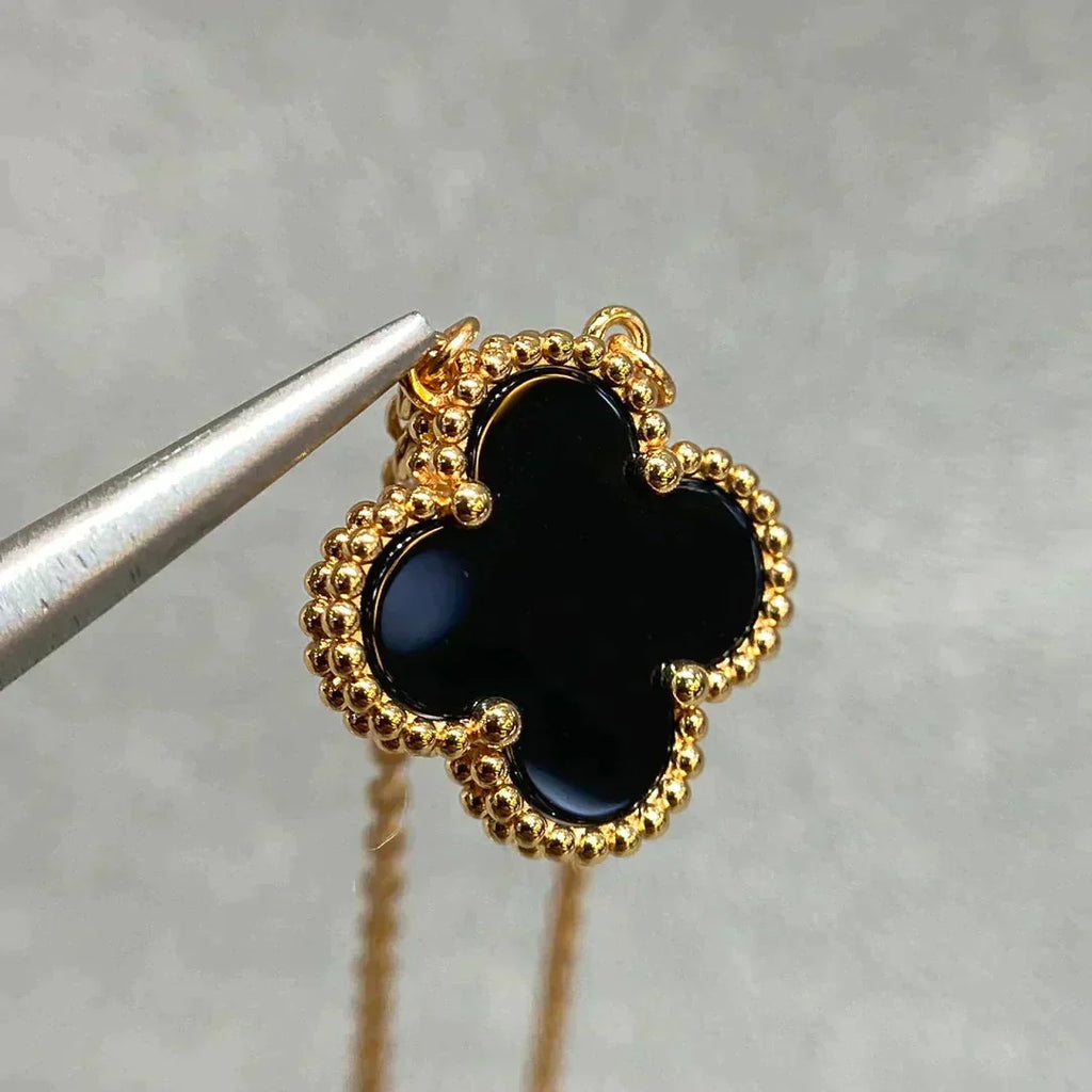 [MIRA]CLOVER 15MM BLACK ONYX SINGLE FLOWER NECKLACE