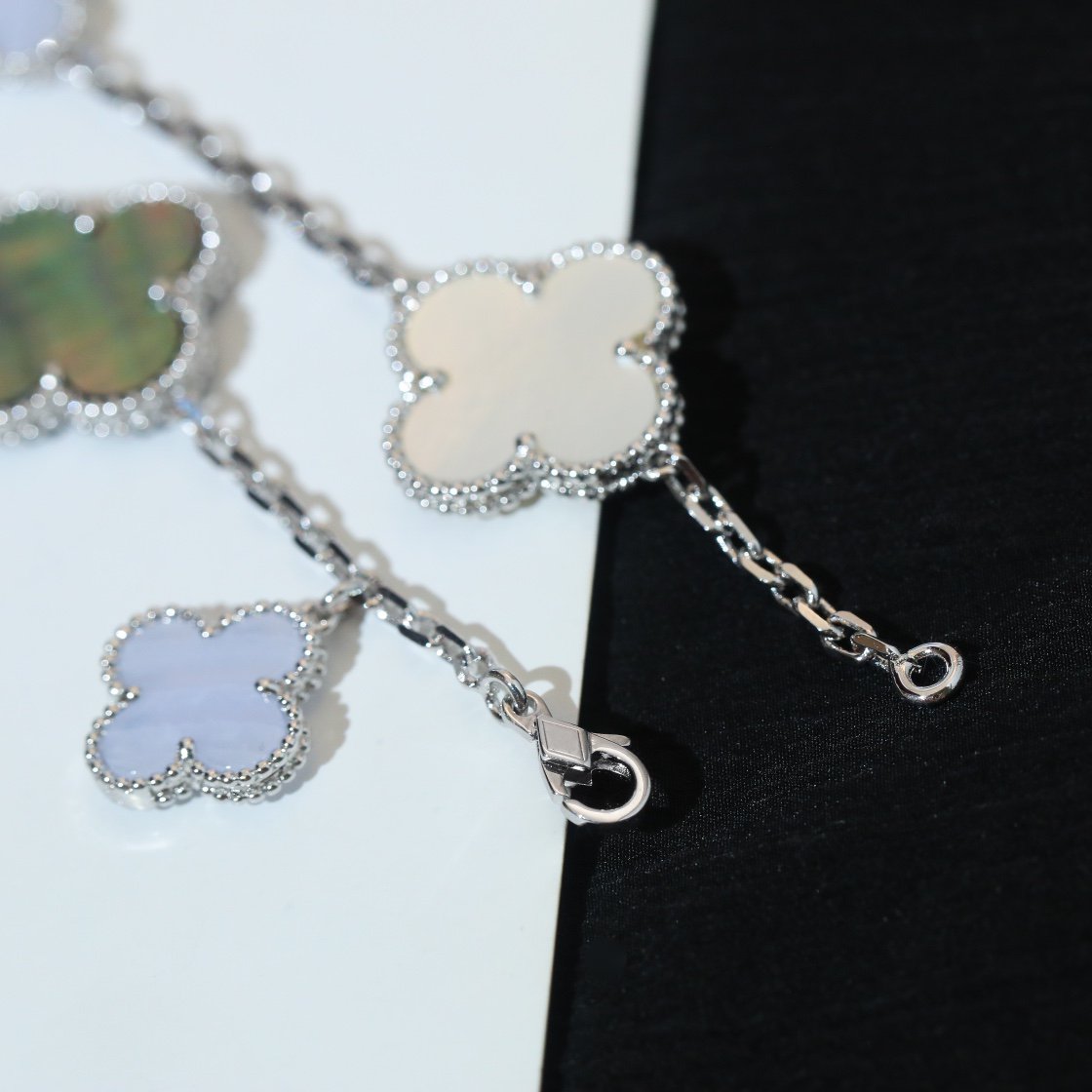 [MIRA]CLOVER BRACELET 5 MOTIFS MOP CHALCEDONY SILVER