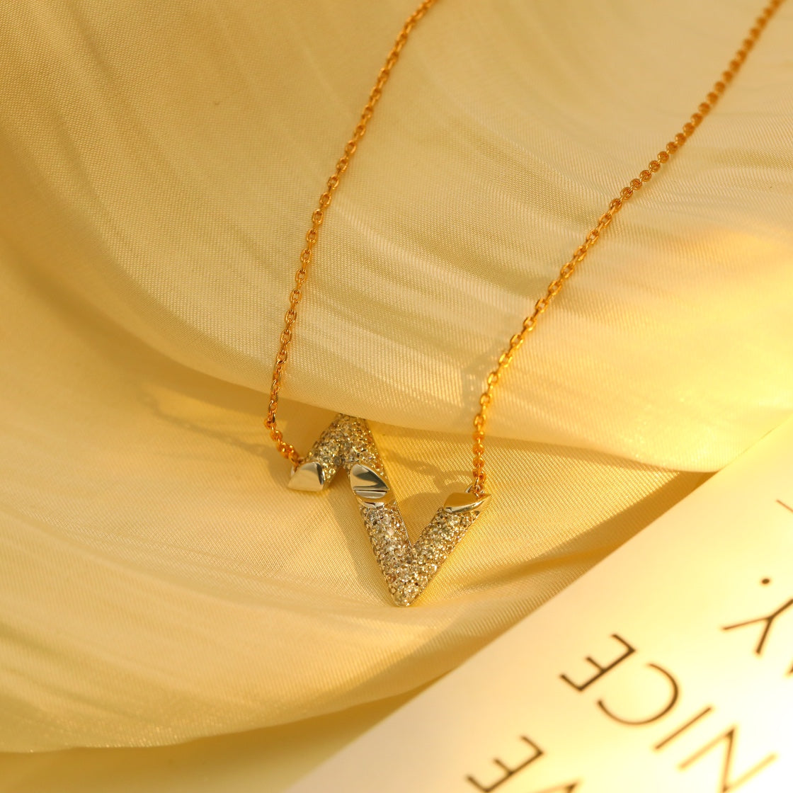 [MIRA]VOLT SILVER DIAMOND PEDANT NECKLACE