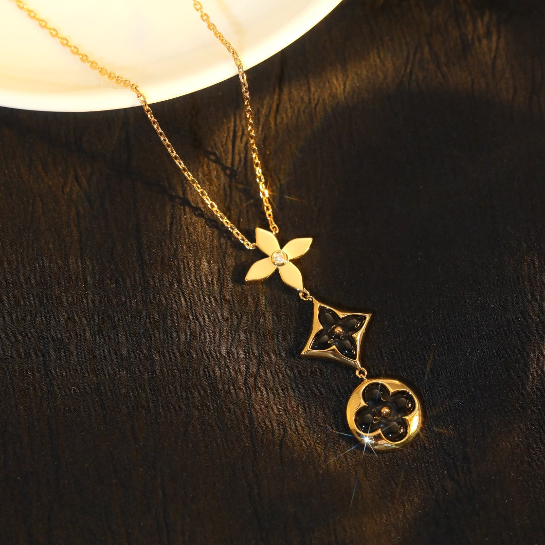 [MIRA]STAR AND SUN ONYX PINK GOLD NECKLACE