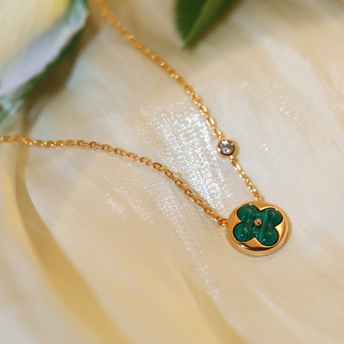 [MIRA]SUN PEDANT PINK GOLD 1 DIAMOND NECKLACE