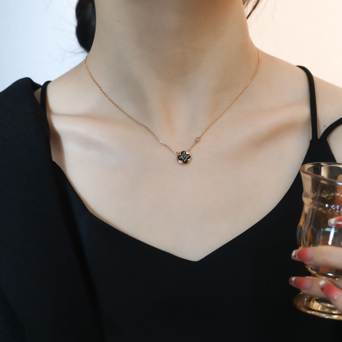 [MIRA]SUN PEDANT PINK GOLD 1 DIAMOND NECKLACE