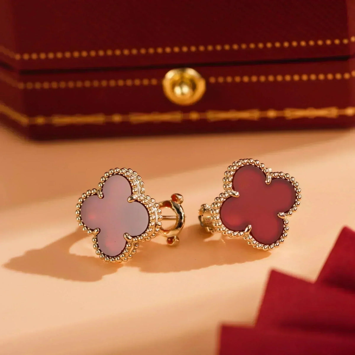 [MIRA]CLOVER MEDIUM 1 MOTIFS CARNELIAN  EARRINGS