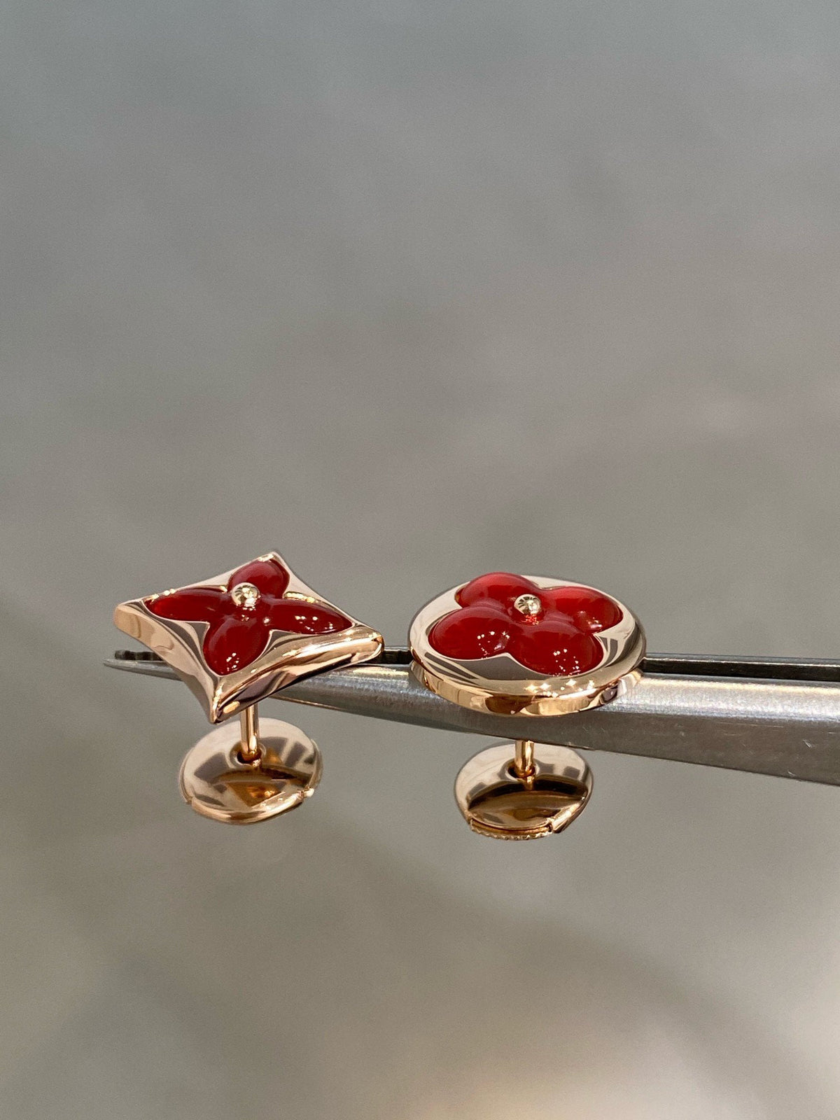 [MIRA]STAR AND SUN PINK GOLD CARNELIAN STUD EARRINGS