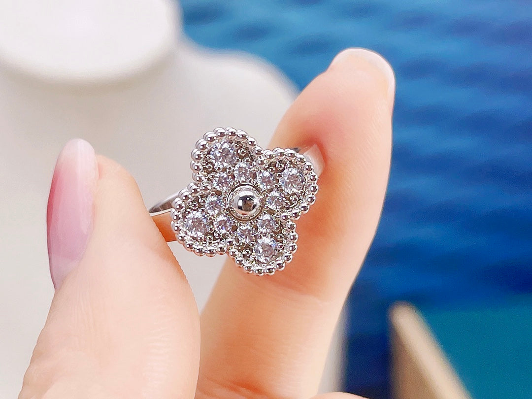 [MIRA]CLOVER DIAMOND RING