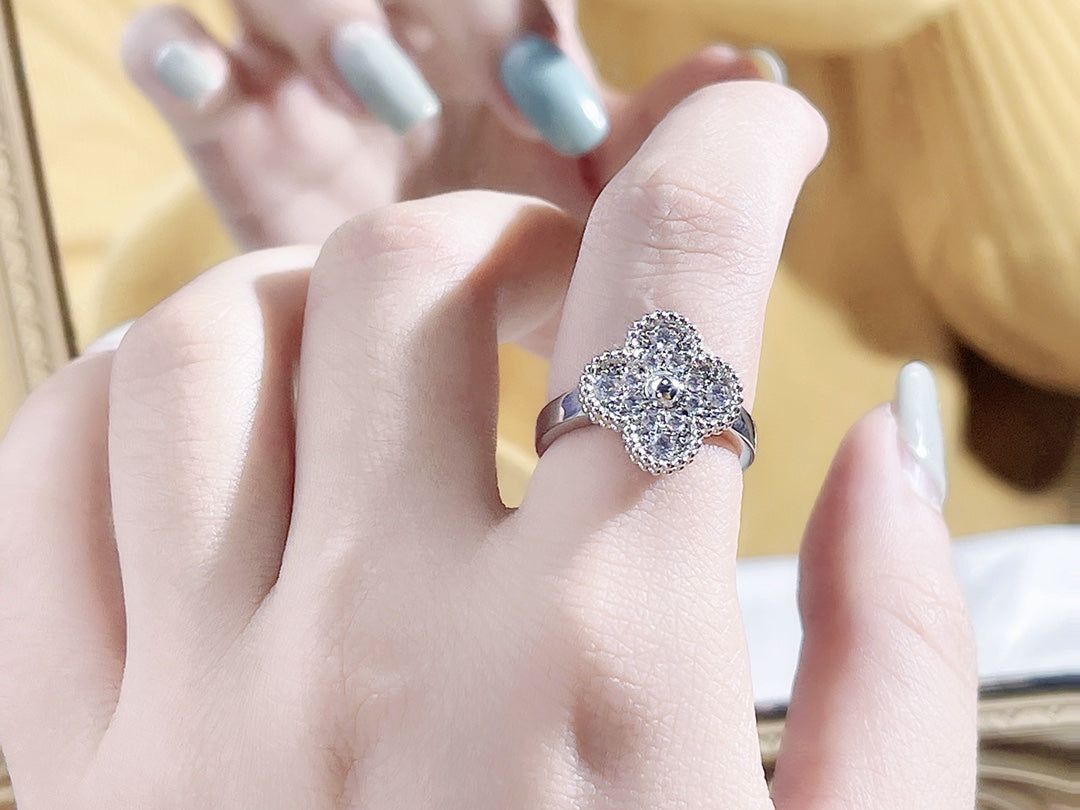 [MIRA]CLOVER DIAMOND RING