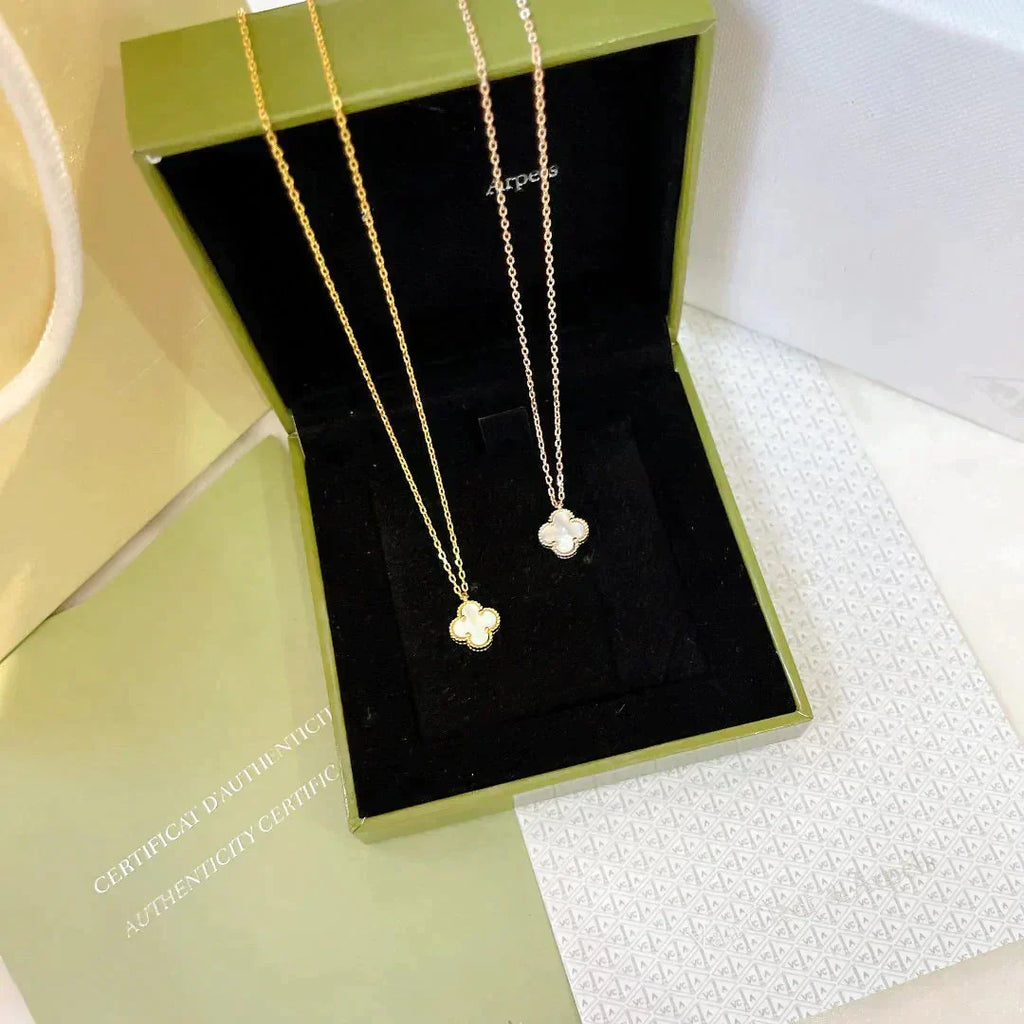 [MIRA]CLOVER MINI 9.5MM WHITE MOTHER-OF-PEARL NECKLACE