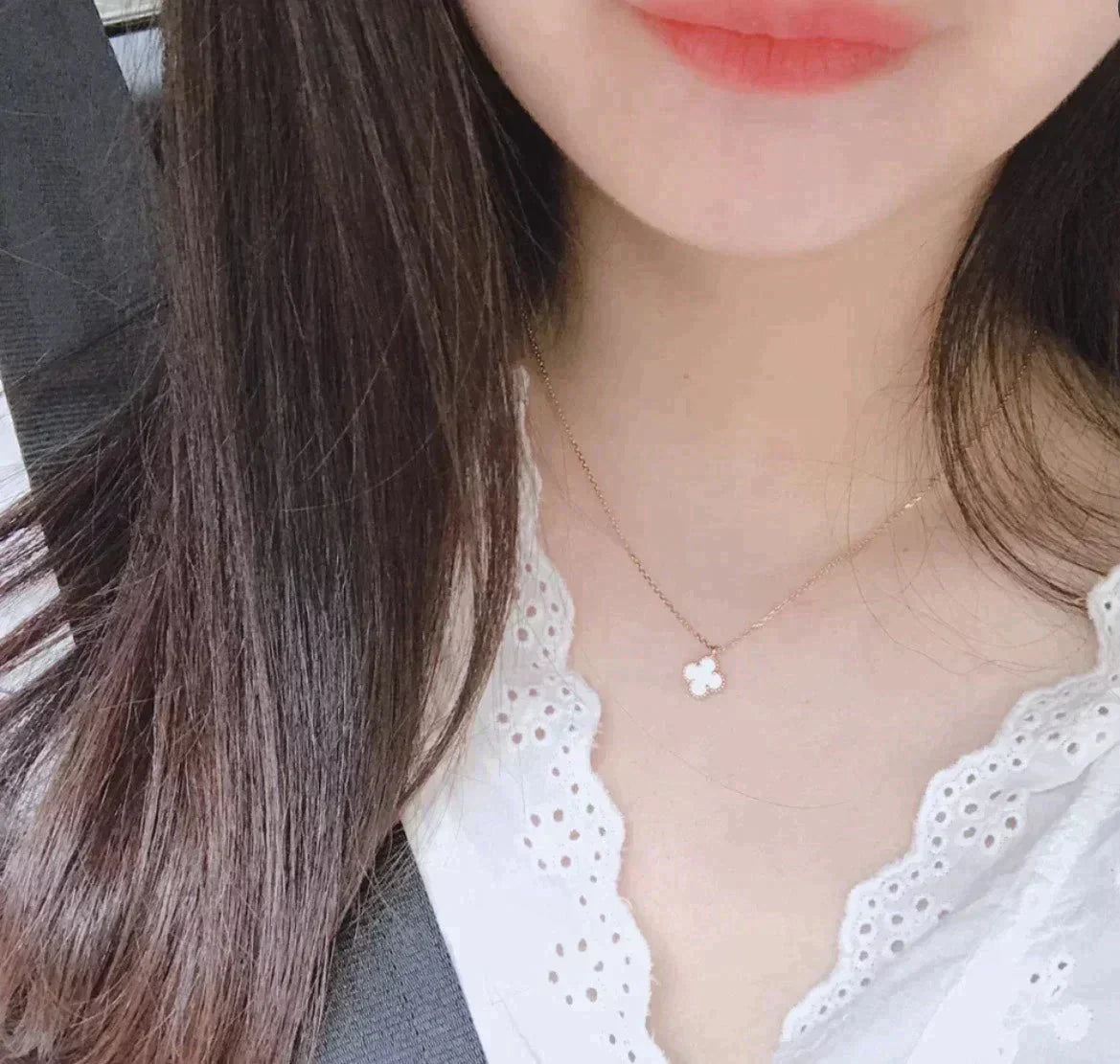 [MIRA]CLOVER MINI 9.5MM WHITE MOTHER-OF-PEARL NECKLACE