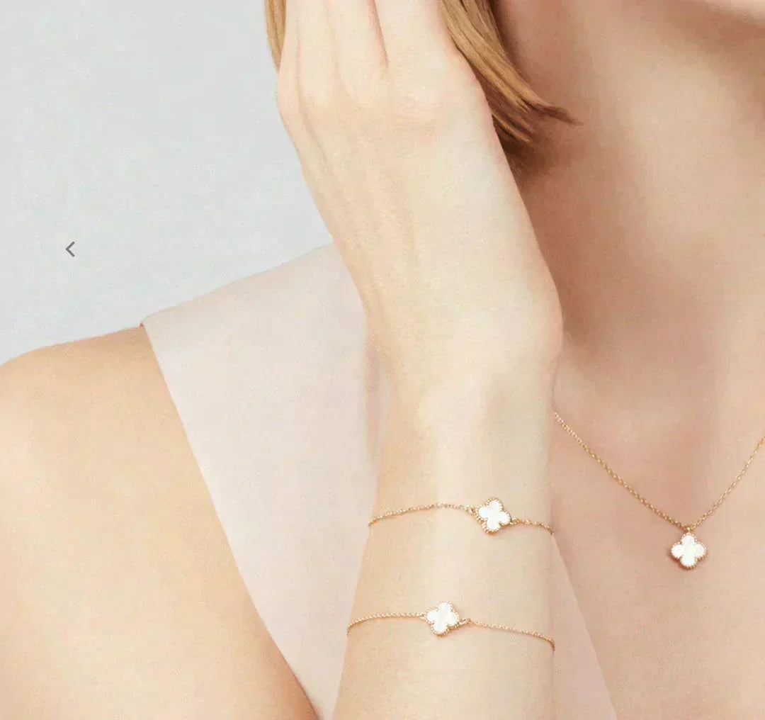 [MIRA]CLOVER MINI 9.5MM WHITE MOTHER-OF-PEARL NECKLACE