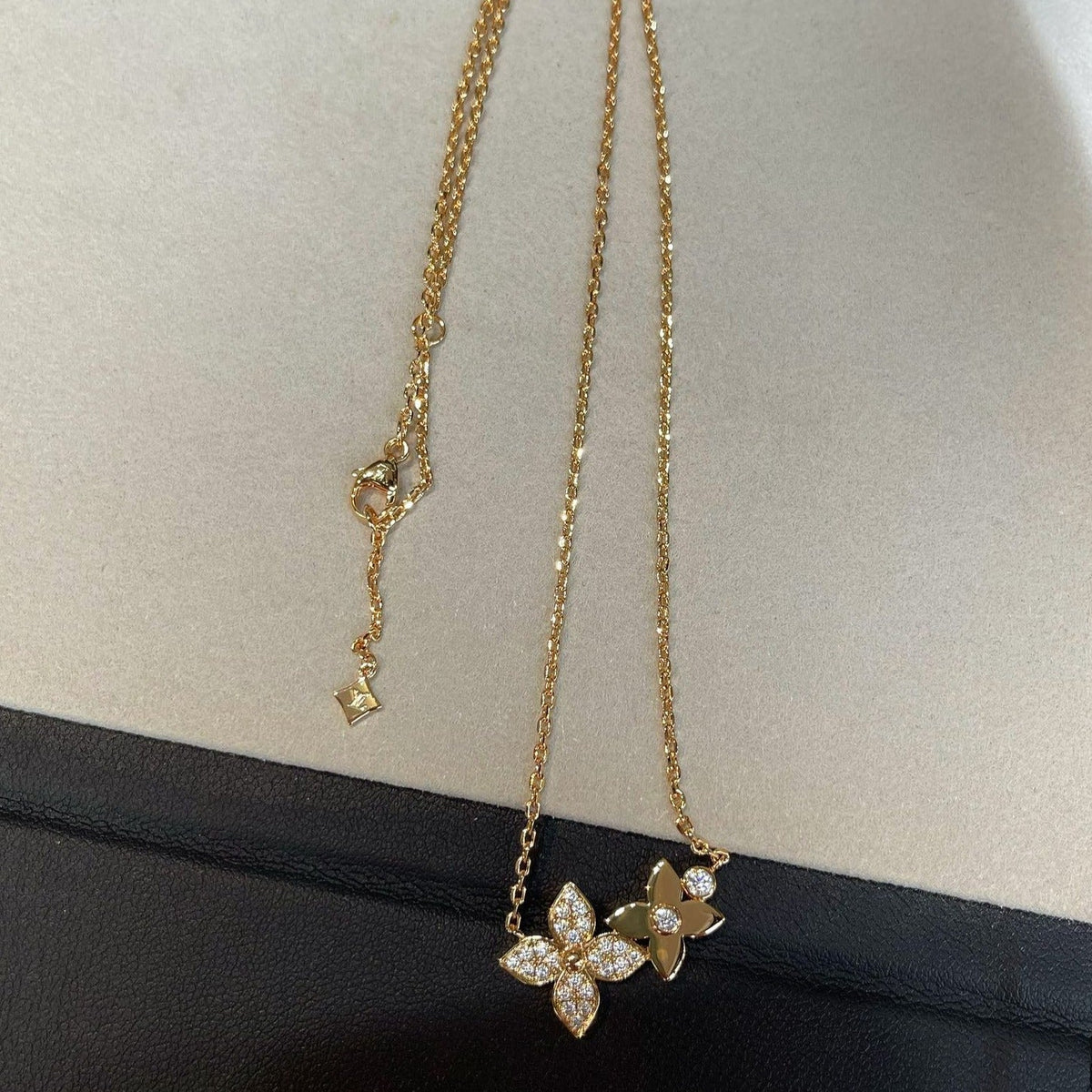 [MIRA]STAR BLOSSOM NECKLACE PINK GOLD DIAMONDS