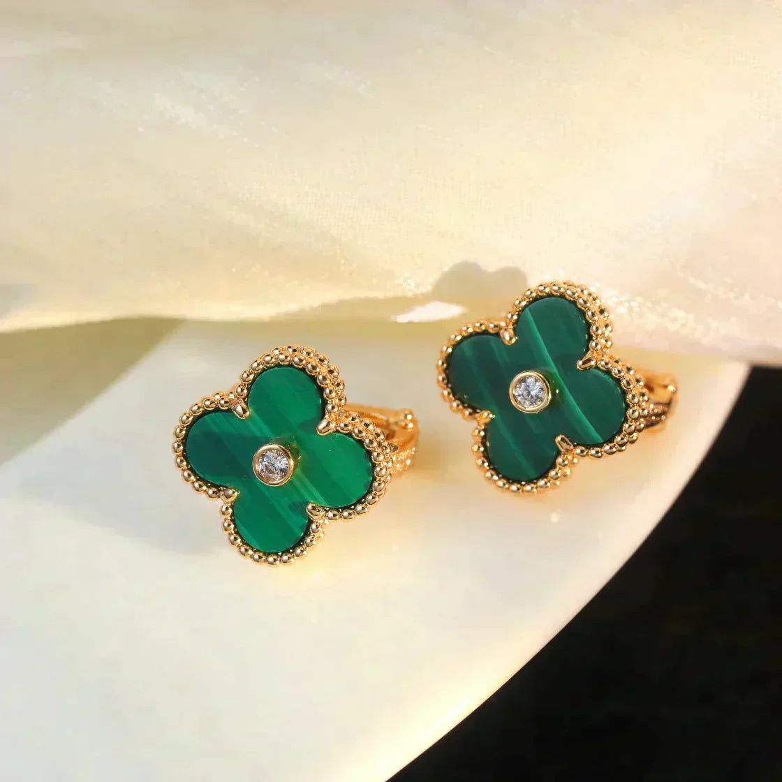 [MIRA]CLOVER MEDIUM 1 MOTIFS MALACHITE DIAMOND EARRINGS