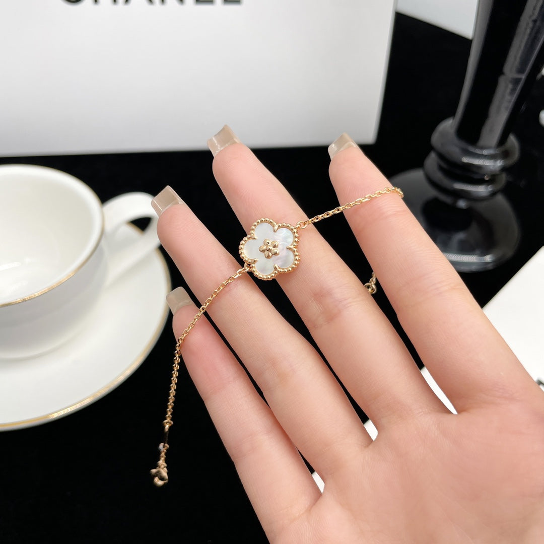 [MIRA]LUCKY SPRING ROSE GOLD MOP BRACELET