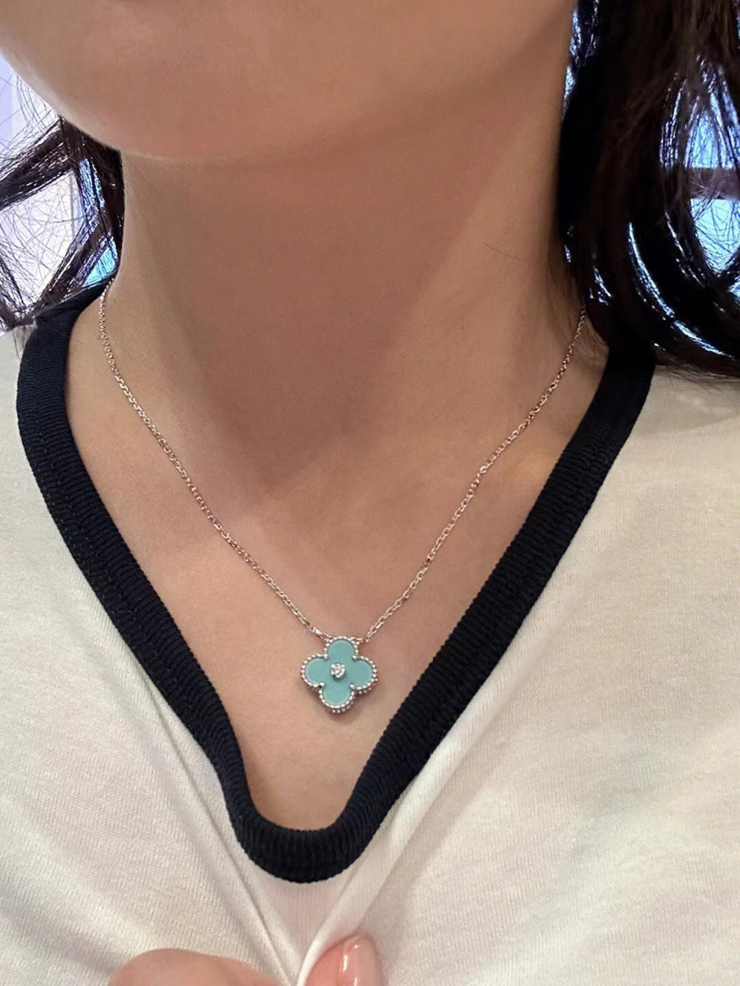 [MIRA]CLOVER 1 DIAMOND LIGHT BLUE SILVER NECKLACE