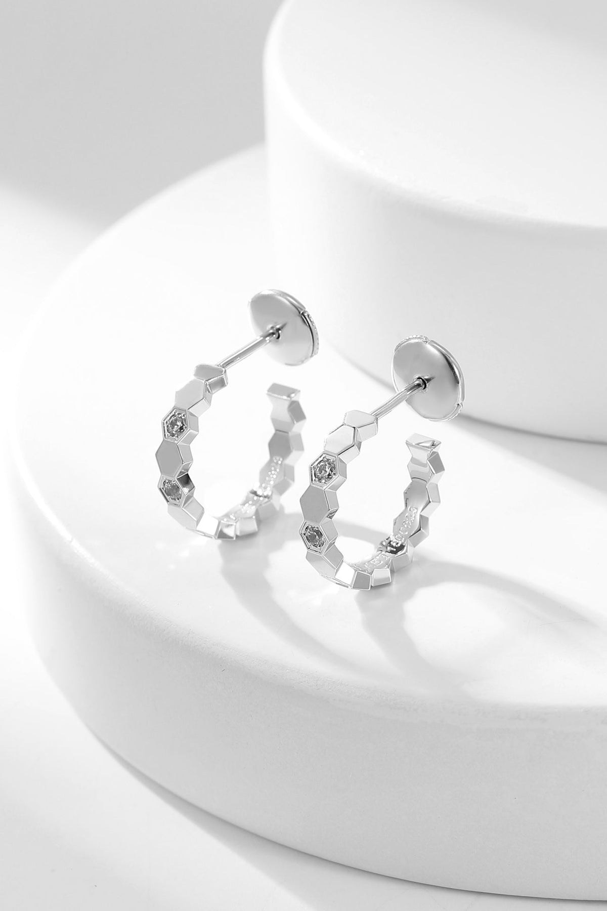 [MIRA]BEE LOVE DIAMOND HOOP EARRINGS