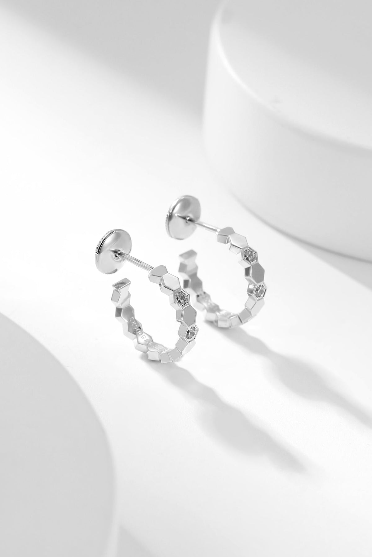 [MIRA]BEE LOVE DIAMOND HOOP EARRINGS