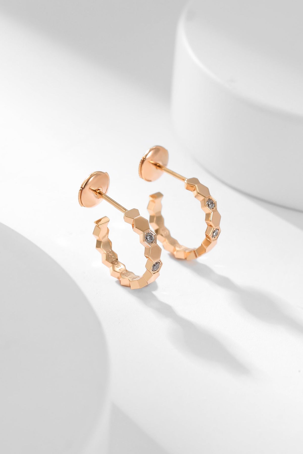 [MIRA]BEE LOVE DIAMOND HOOP EARRINGS