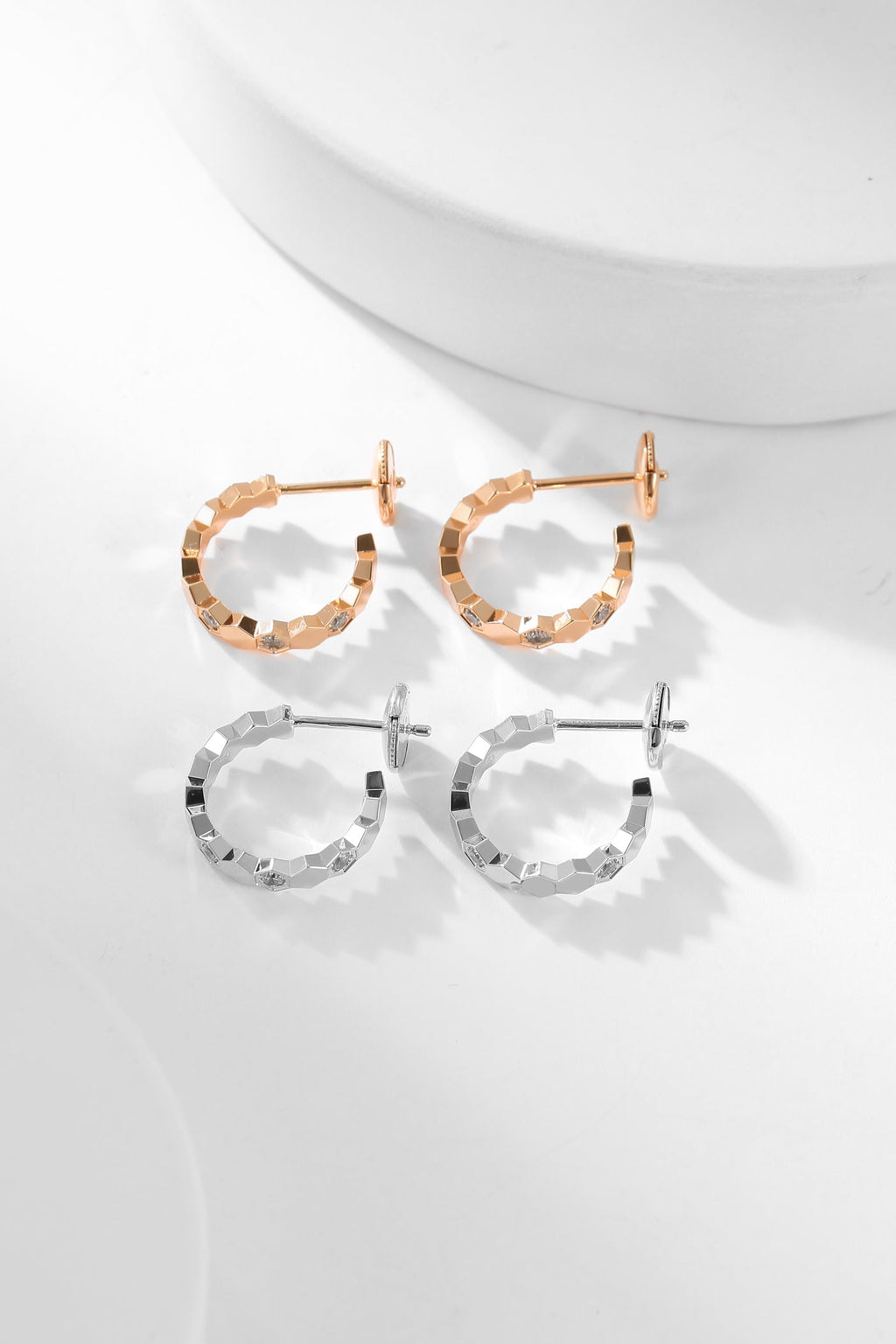 [MIRA]BEE LOVE DIAMOND HOOP EARRINGS