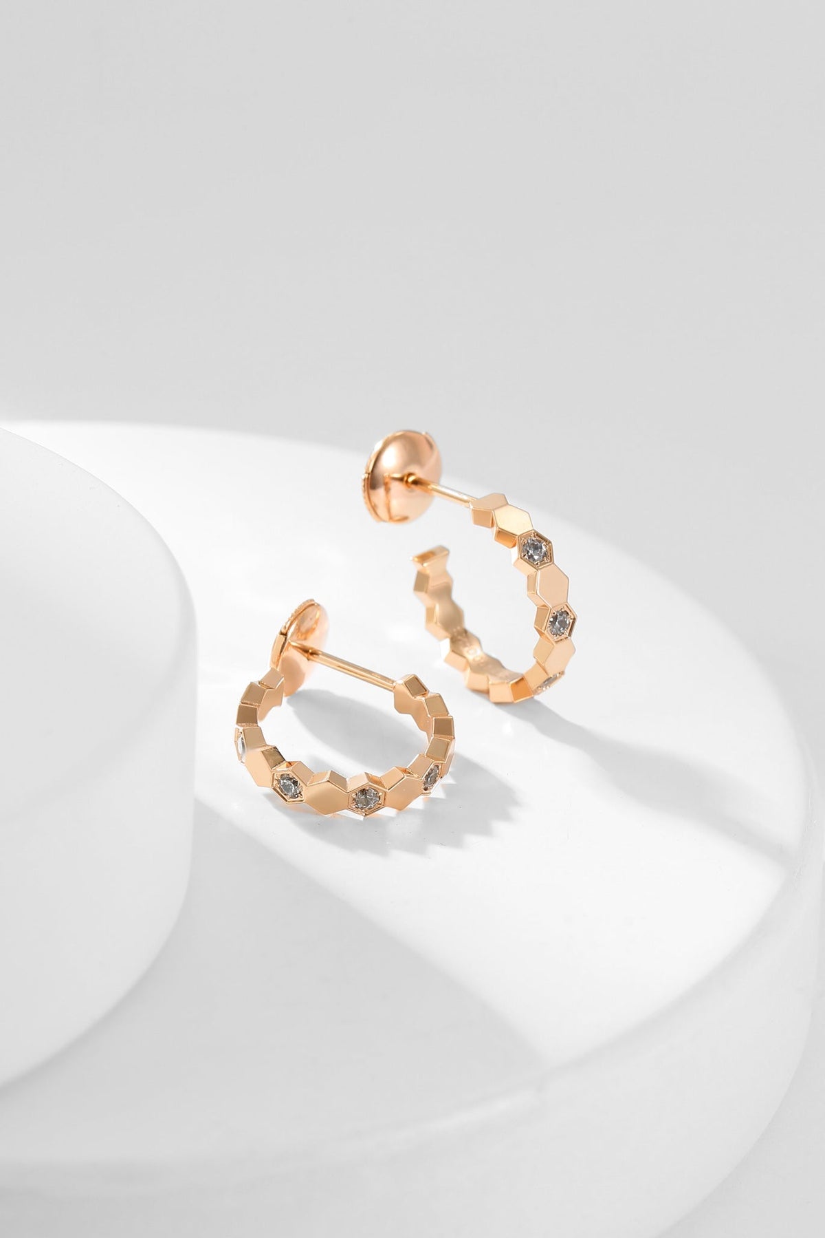 [MIRA]BEE LOVE DIAMOND HOOP EARRINGS