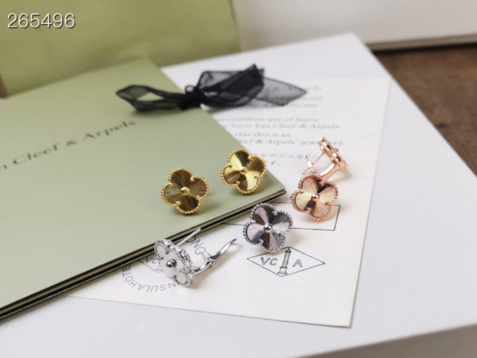 [MIRA]CLOVER MEDIUM STUD EARRINGS