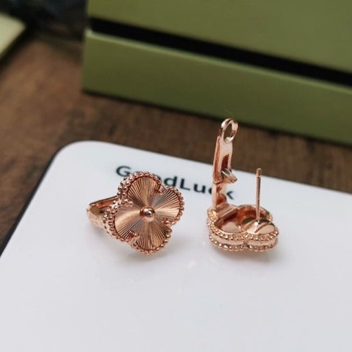 [MIRA]CLOVER MEDIUM STUD EARRINGS