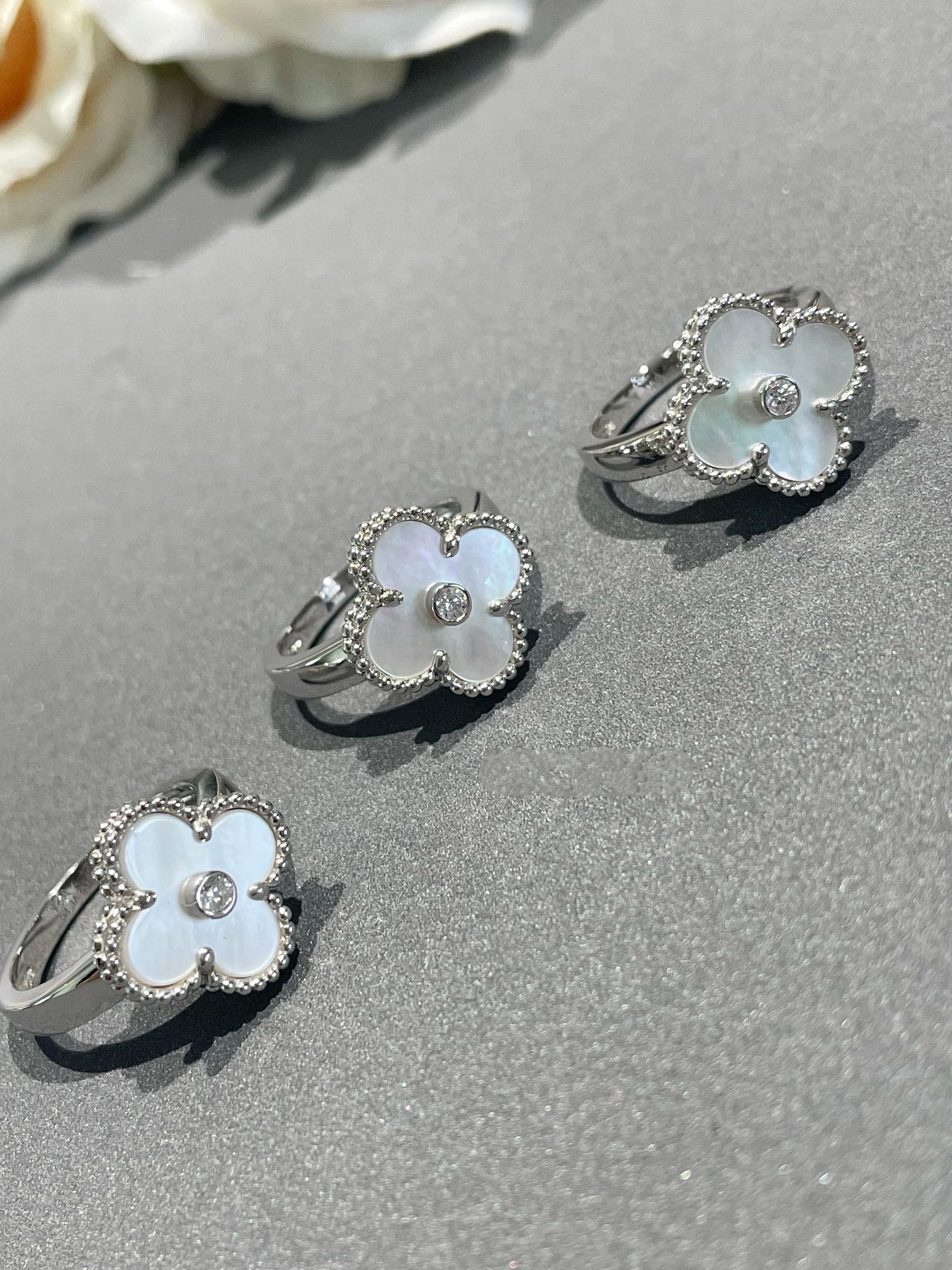 [MIRA]CLOVER SILVER MOP DIAMOND RING