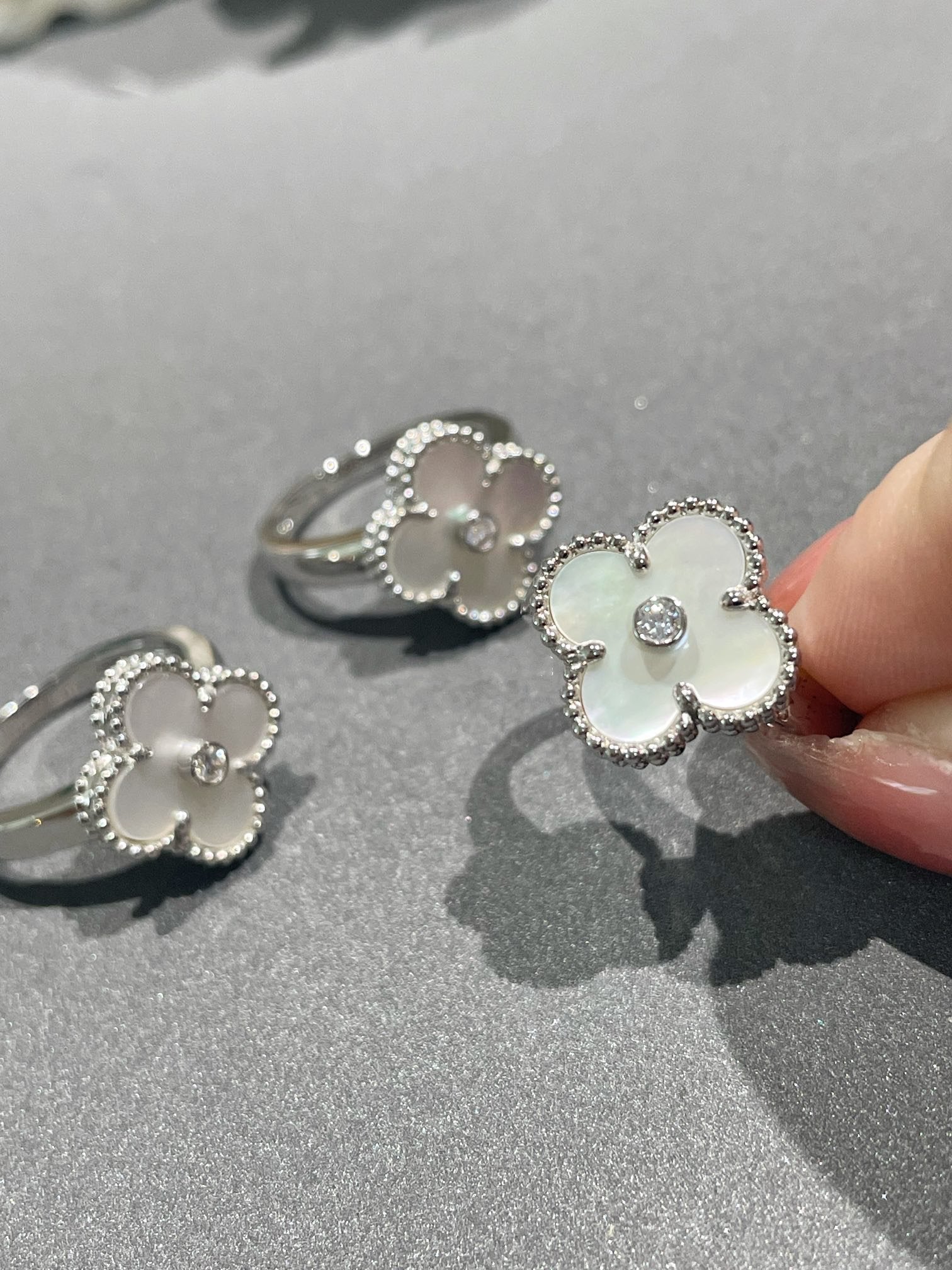 [MIRA]CLOVER SILVER MOP DIAMOND RING
