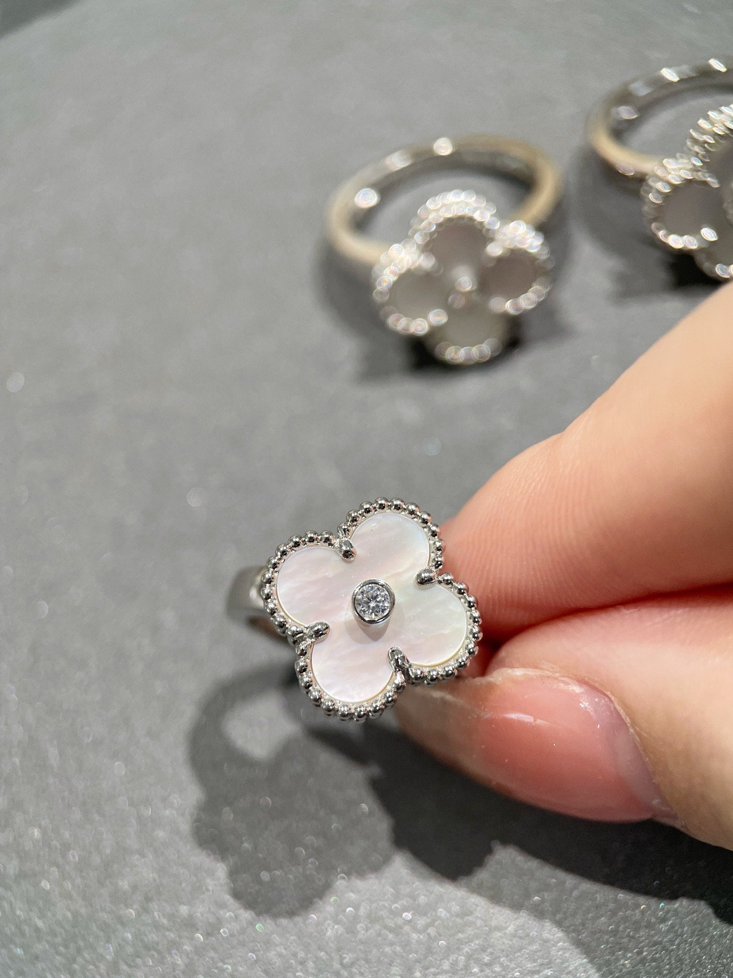 [MIRA]CLOVER SILVER MOP DIAMOND RING
