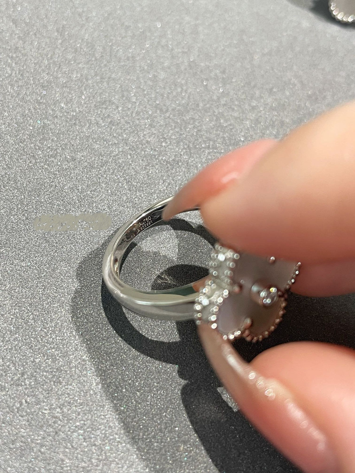 [MIRA]CLOVER SILVER MOP DIAMOND RING